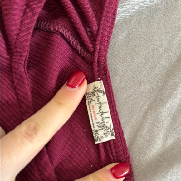 Maroon Ribbed Tank Top - Picture 2 of 2